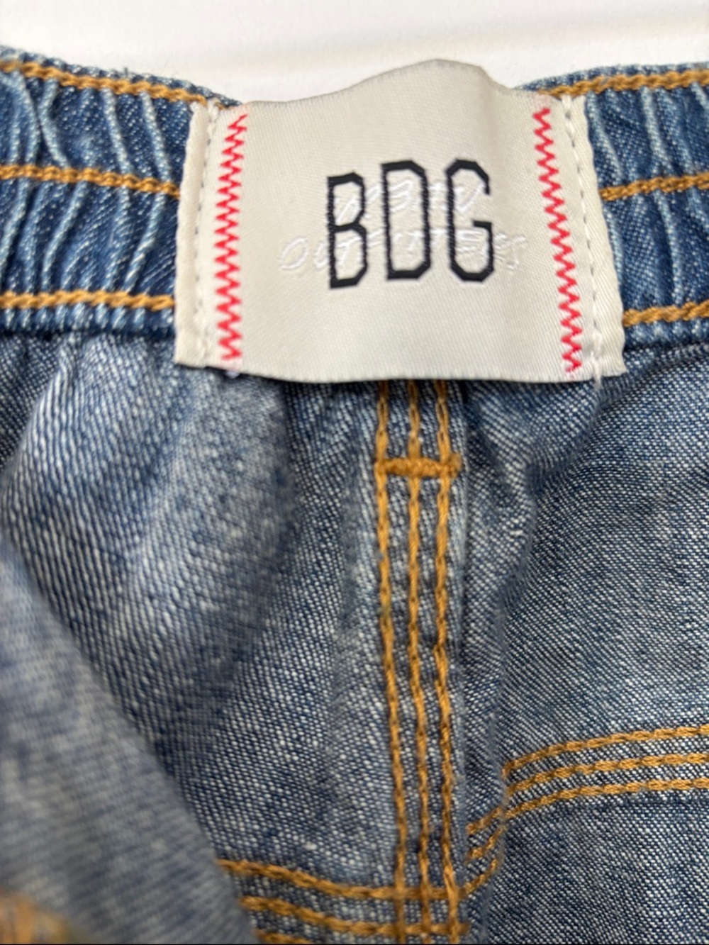 BDG Wide Leg Cropped Carpenter Jeans in Dark Blue Wash - Picture 3 of 4